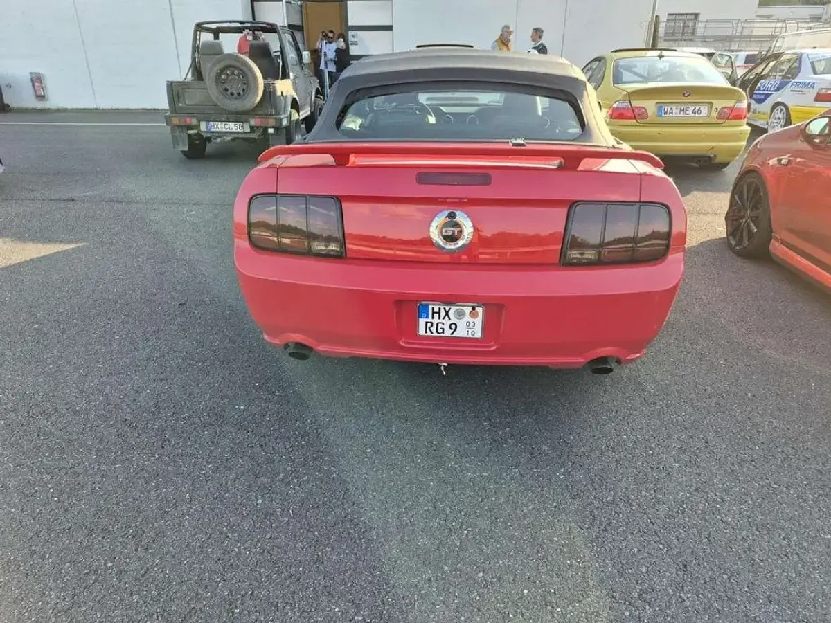 Gebraucht Ford Mustang GT 305 PS (224 kW) 2005 Rot Cabrio