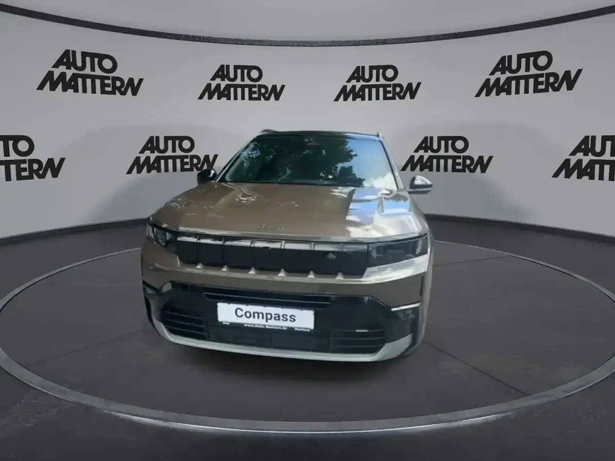 Neu Jeep Compass 145 PS (106 kW) 2026 Braun SUV