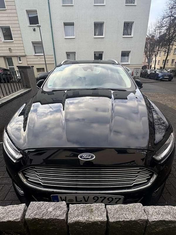 Gebraucht Ford Mondeo Titanium 150 PS (110 kW) 2015 Schwarz Kombi
