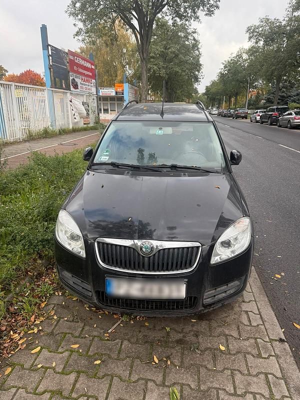 Schwarz Gebraucht 2010 Skoda Roomster Kombi | 600 € (Superpreis) - Bild 1/4