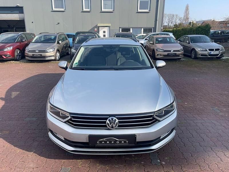 Gebraucht VW Passat Trendline 120 PS (88 kW) 2018 Silber Kombi