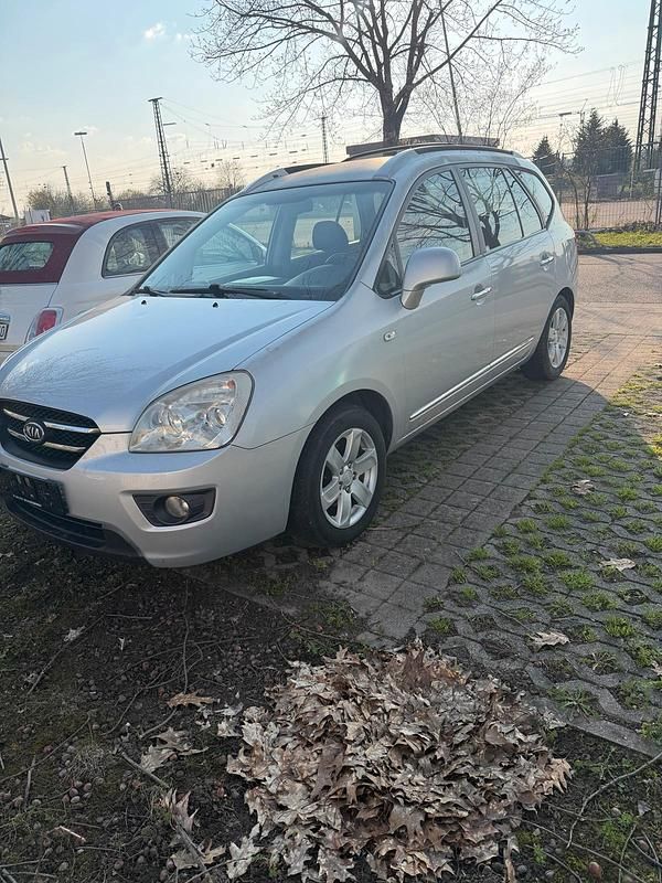 Gebraucht Kia Carens 140 PS (102 kW) 2007 Silber Van / Kleinbus
