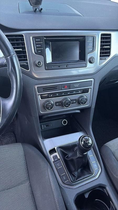 Grau Gebraucht 2018 VW Golf VII Kleinwagen | 7.400 € (Superpreis) - Bild 1/4