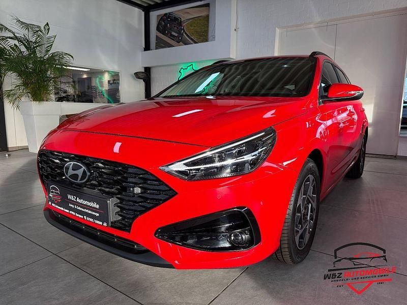 Rot Gebraucht 2024 Hyundai i30 Kombi | 19.980 € (Superpreis) - Bild 1/4