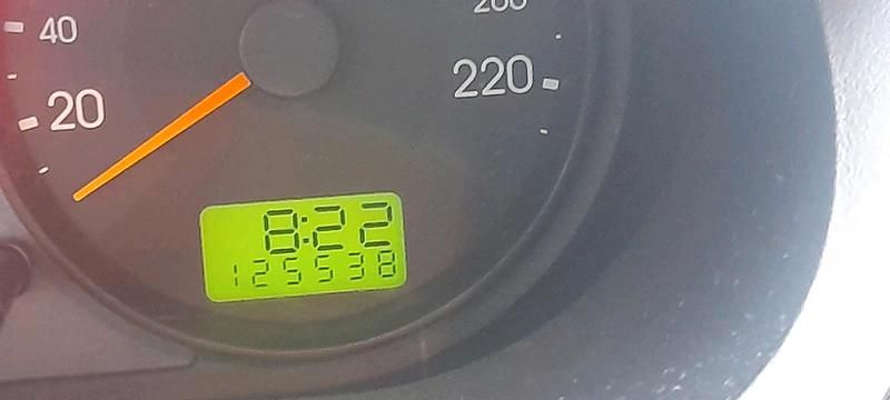 Silber Gebraucht 2003 Ford Fiesta Ghia Kleinwagen | 2.500 € (Etwas zu teuer) - Bild 1/4