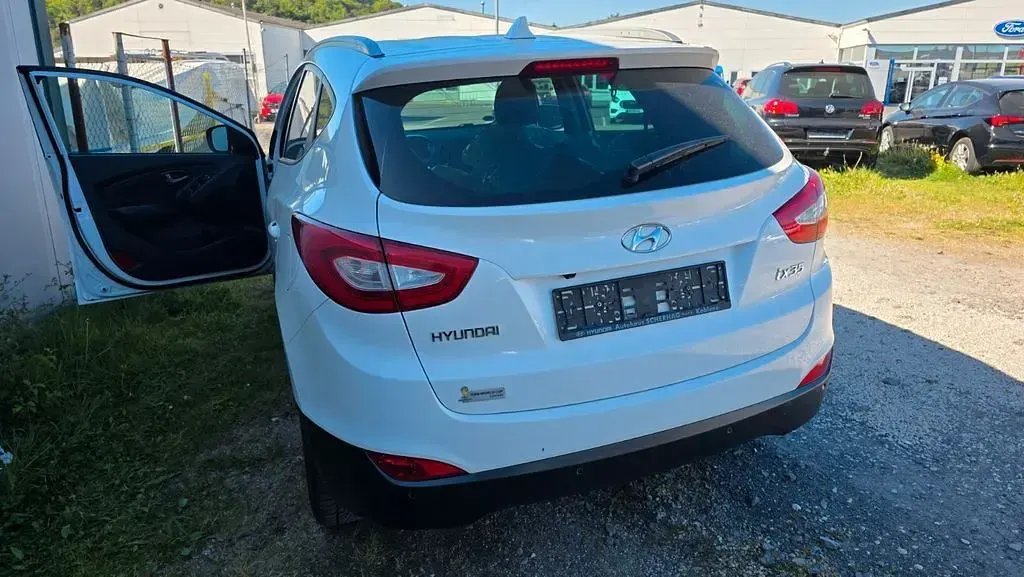 Second-hand Hyundai ix35 Edition 135 CP (99 kW) 2014 Alb SUV