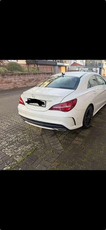 Gebraucht Mercedes CLA200 AMG line 136 PS (100 kW) 2017 Weiß Coupé