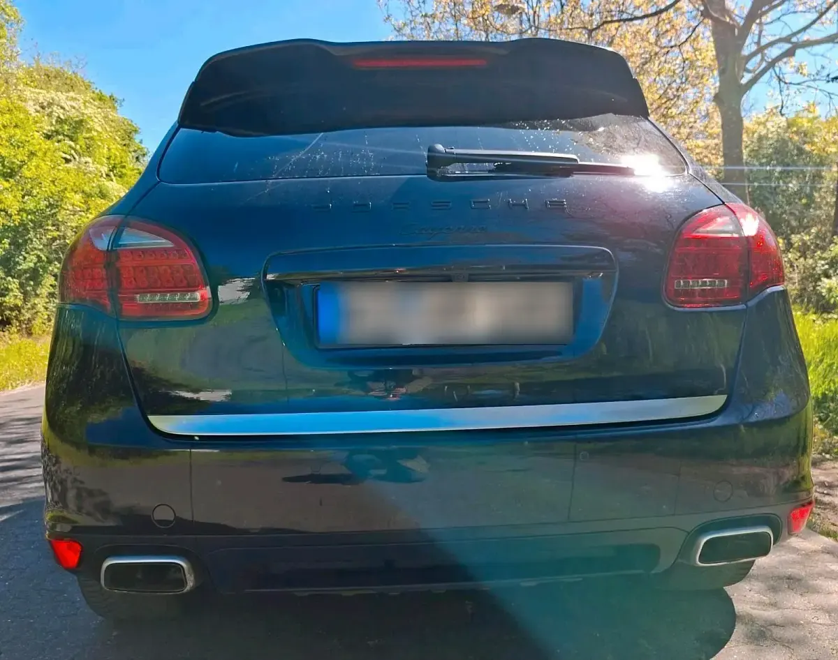 Second-hand Porsche Cayenne 245 CP (180 kW) 2011 Negru SUV