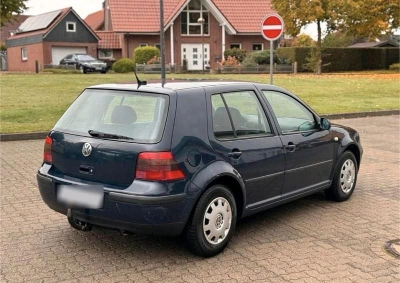 Gebraucht VW Golf IV 75 PS (55 kW) 2001 Blau Kleinwagen