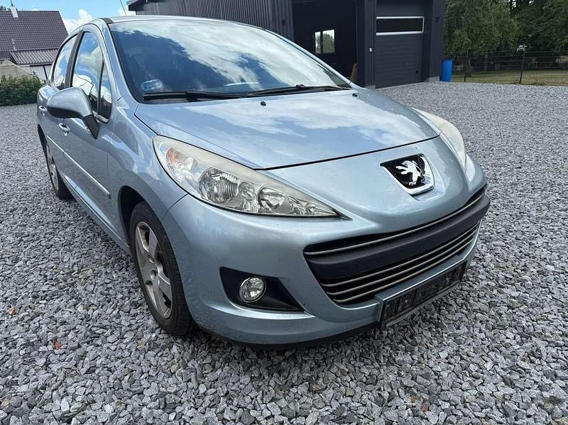 Lackierung inariblau/metallic Gebraucht 2010 Peugeot 207 Premium Kleinwagen | 999 € (Superpreis) - Bild 1/4