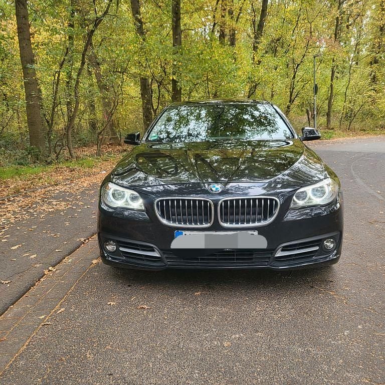 Schwarz Gebraucht 2014 BMW 520 Limousine | 11.300 € (Guter Preis) - Bild 1/4