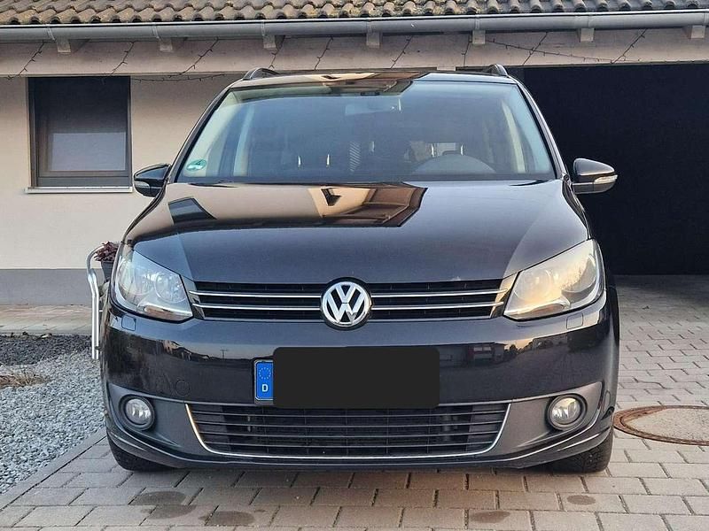 Gebraucht VW Touran Trendline 105 PS (77 kW) 2012 Schwarz Van / Kleinbus