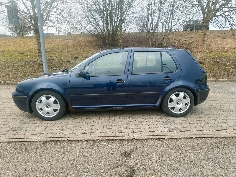 Gebraucht VW Golf IV Trendline 115 PS (84 kW) 2002 Blau Kleinwagen