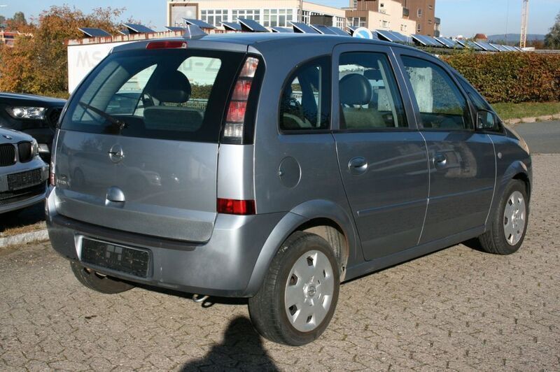 Gebraucht Opel Meriva Edition 90 PS (66 kW) 2006 Silber Van / Kleinbus