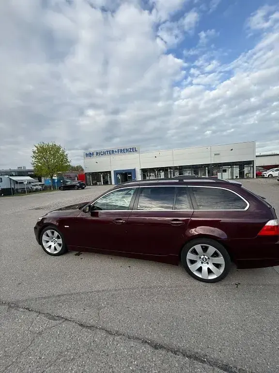 Używany BMW 530 231 KM (169 kW) 2006 Czerwony Kombi