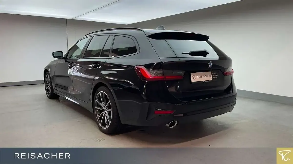 Gebraucht BMW 320 Advantage 190 PS (139 kW) 2022 Schwarz uni Kombi