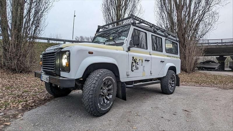 Gebraucht 2013 Land Rover Defender Kombi | 43.500 € (Teuer) - Bild 1/4