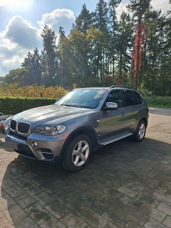 Grau Gebraucht 2012 BMW X5 SUV | 15.499 € (Fairer Preis) - Bild 1/4