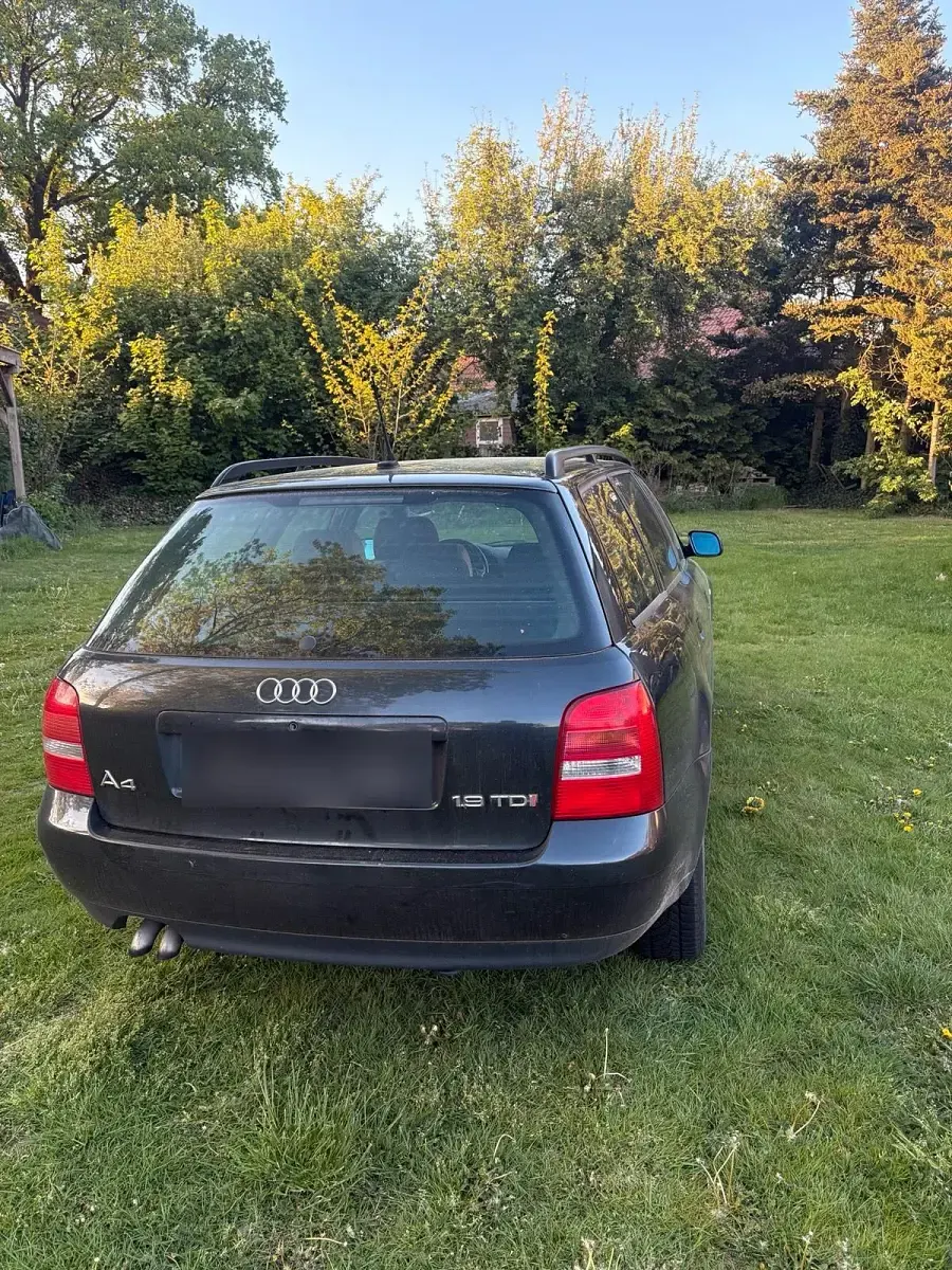 Gebraucht Audi A4 110 PS (80 kW) 1999 Schwarz Kombi