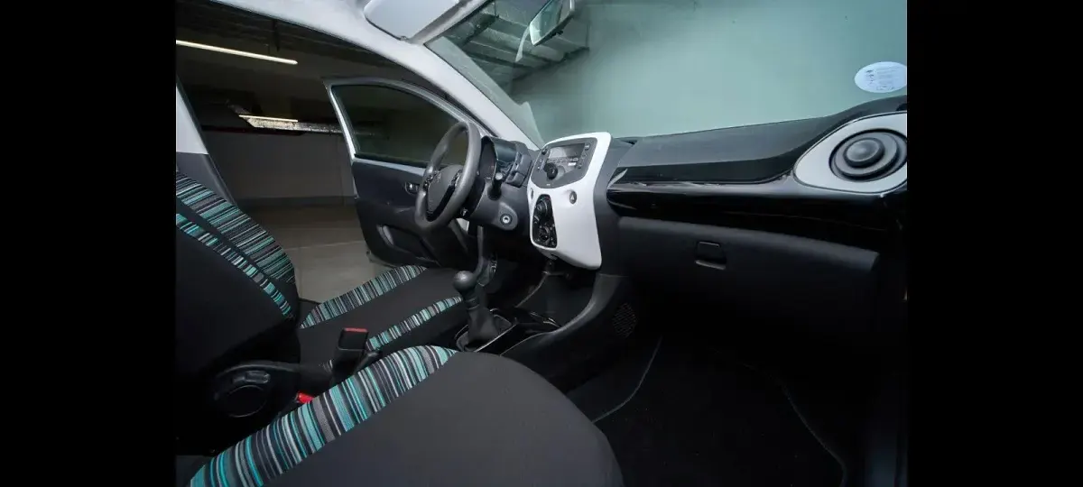 Gebraucht Citroën C1 Live 69 PS (50 kW) 2017 Silber Kleinwagen