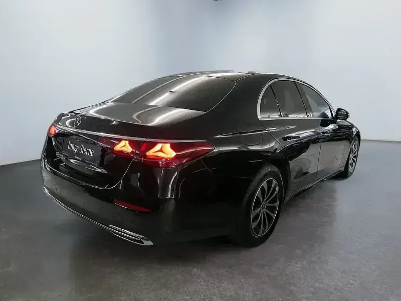 Gebraucht Mercedes E200 Avantgarde 205 PS (150 kW) 2025 Schwarz Limousine