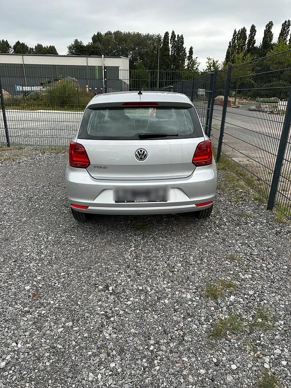 Silber Gebraucht 2014 VW Polo Comfortline Kleinwagen | 6.990 € (Superpreis) - Bild 1/4