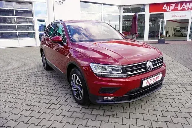 Gebraucht VW Tiguan Sound 179 PS (131 kW) 2017 Rot SUV