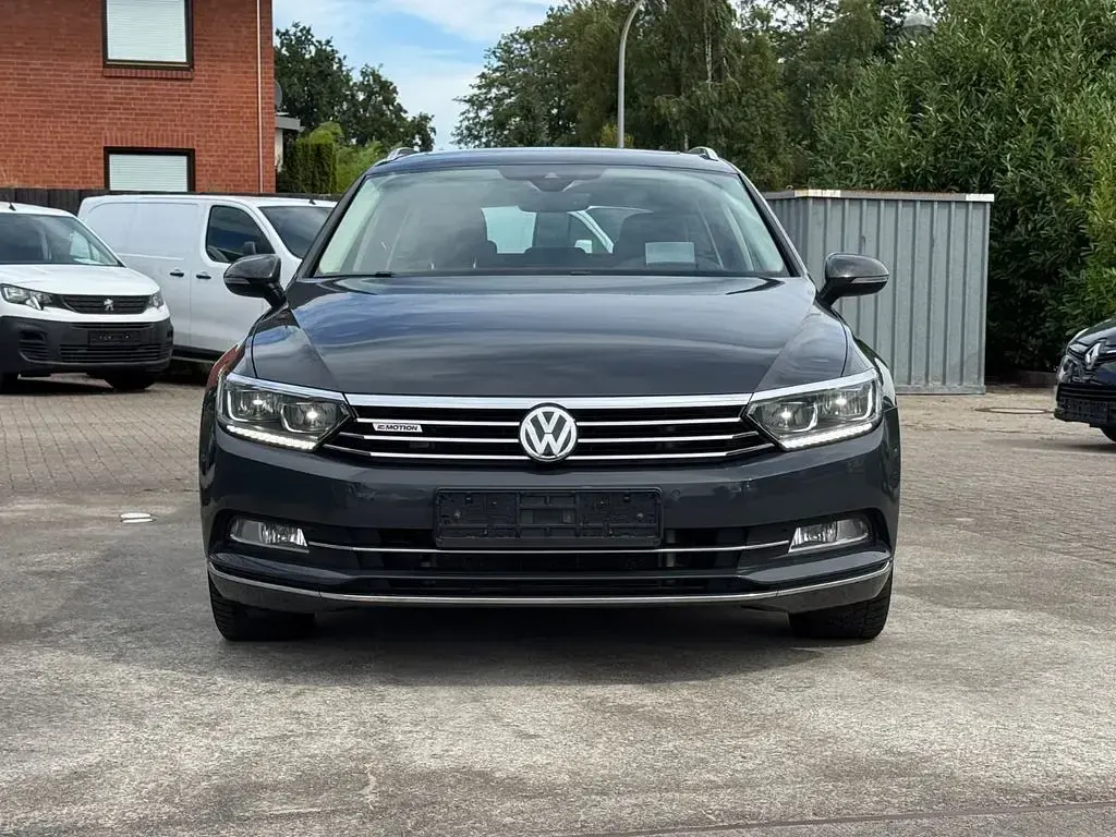 Gebraucht VW Passat Highline 190 PS (139 kW) 2018 Grau Kombi