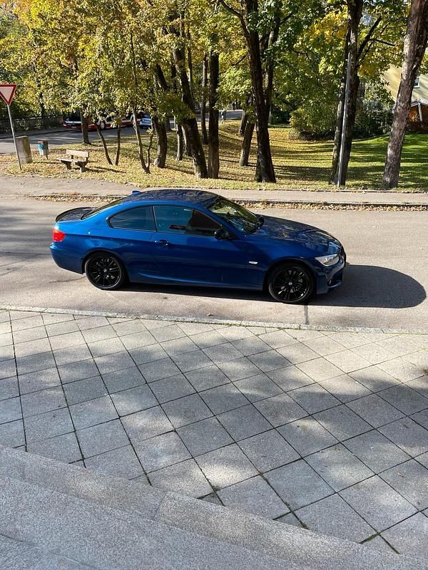 Blau Gebraucht 2012 BMW 335 Coupé | 12.600 € (Superpreis) - Bild 1/4