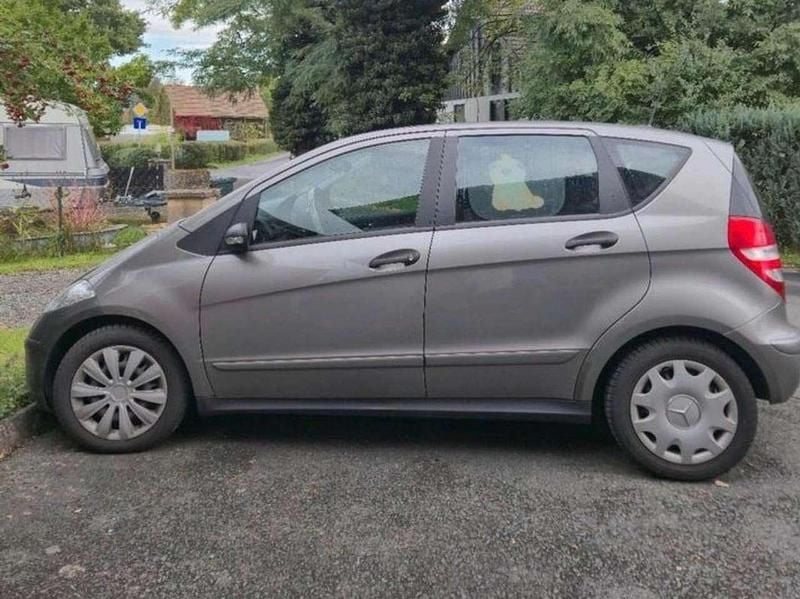 Grau Gebraucht 2006 Mercedes A200 Classic Limousine | 2.600 € (Guter Preis) - Bild 1/4