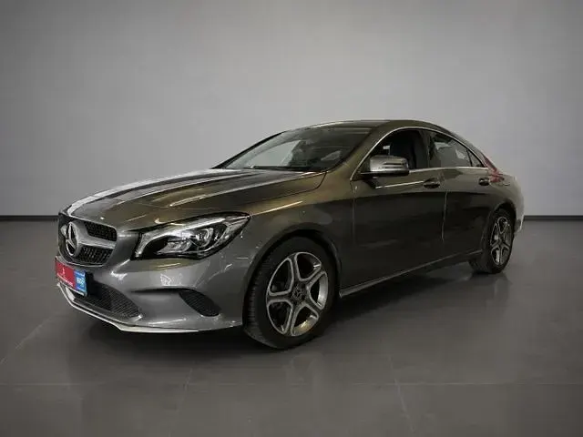 Gebraucht Mercedes CLA200 Business 136 PS (100 kW) 2019 Grau Coupé