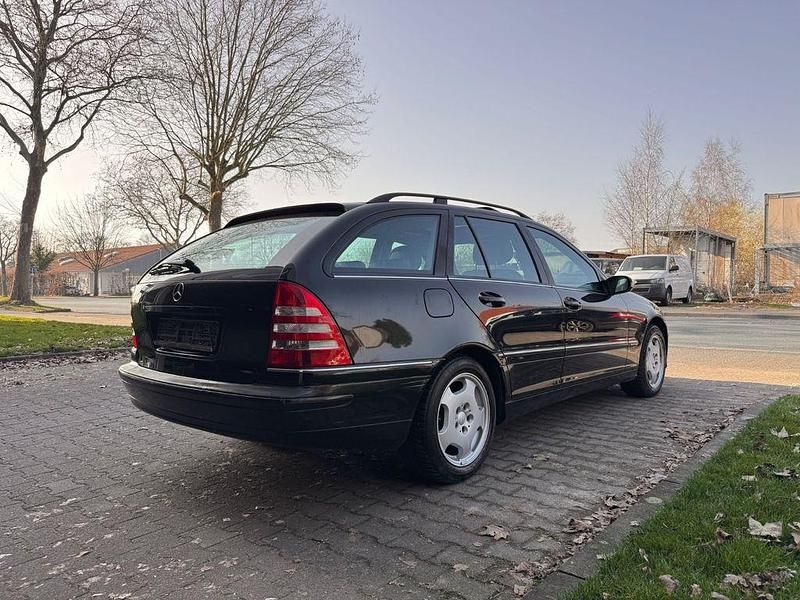 Gebraucht Mercedes C220 150 PS (110 kW) 2006 Schwarz Kombi