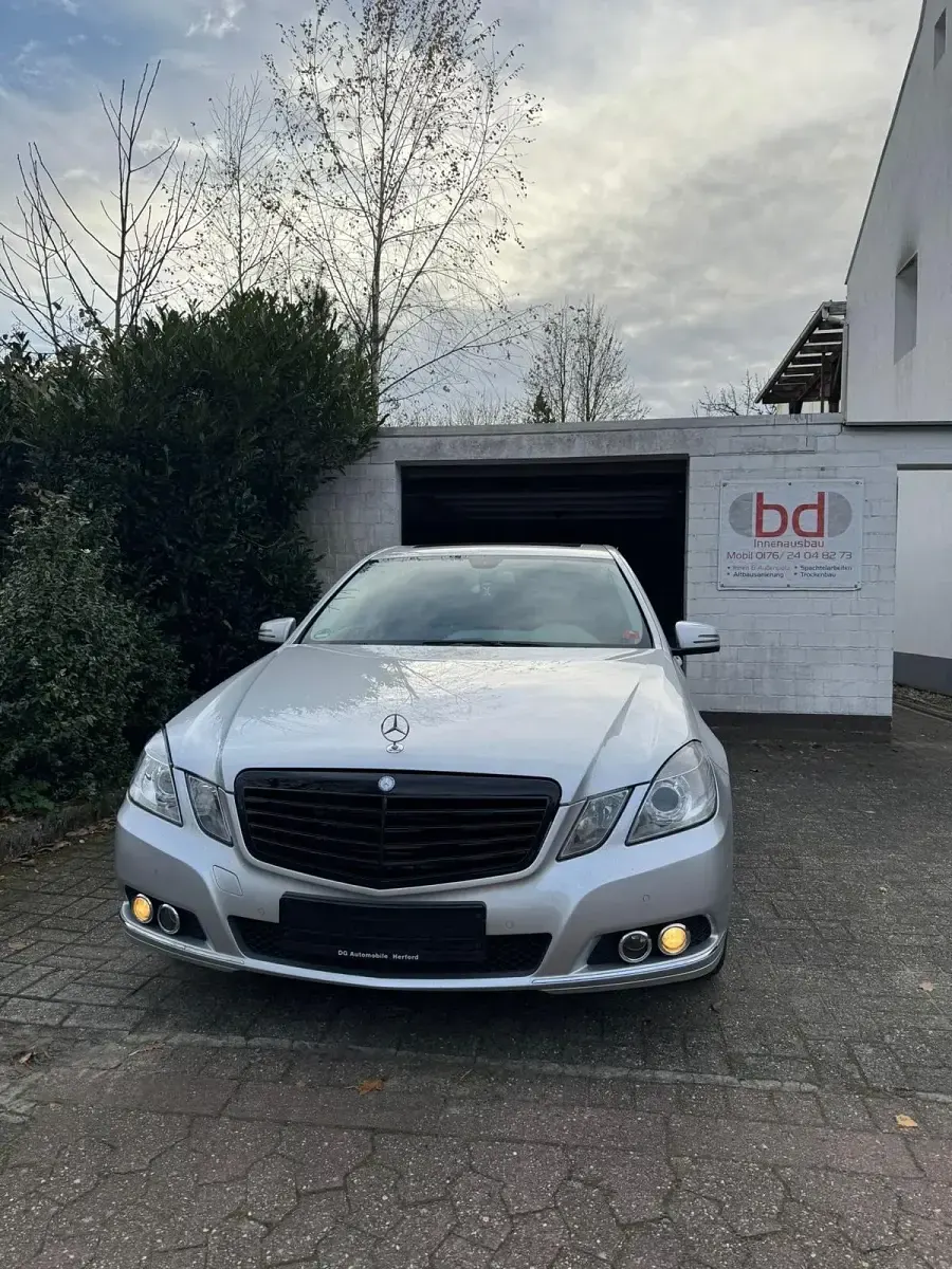 Gebraucht Mercedes E300 231 PS (169 kW) 2010 Silber Limousine