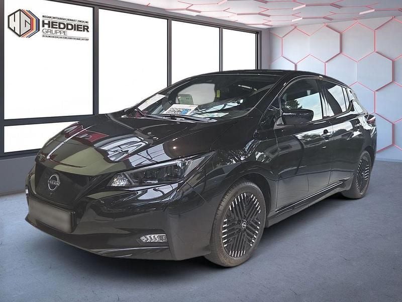 Black metallic Neu 2024 Nissan Leaf 360º Kleinwagen | 22.990 € - Bild 1/4