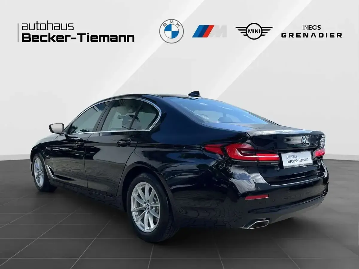 Gebraucht BMW 530e Sport Line 292 PS (214 kW) 2022 Schwarz ii Limousine