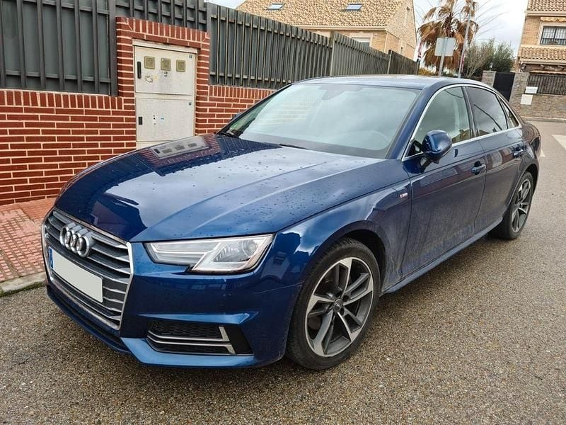 Blau Gebraucht 2017 Audi A4 Limousine | 15.000 € (Superpreis) - Bild 1/4