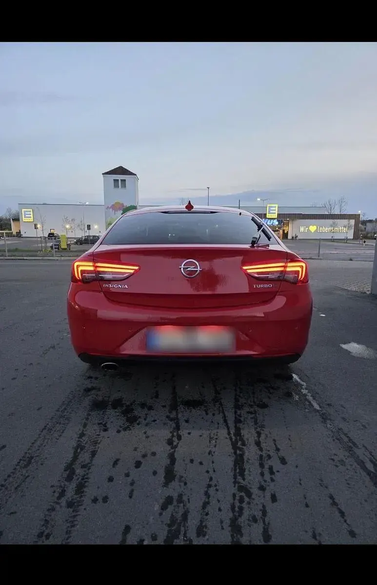 Gebraucht Opel Insignia Sport 170 PS (125 kW) 2017 Rot Limousine