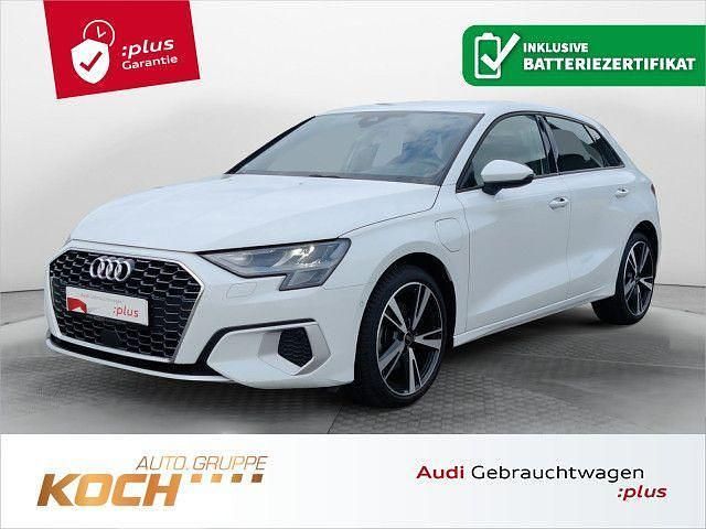 Weiß Gebraucht 2022 Audi A3 Sportback e-tron Advanced Kleinwagen | 25.490 € (Fairer Preis) - Bild 1/2
