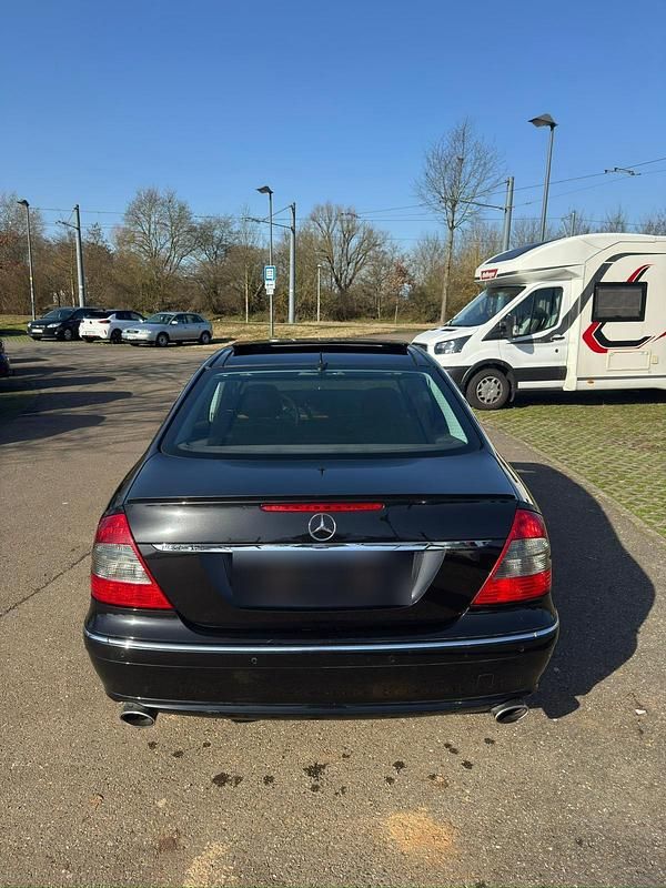 Gebraucht Mercedes E420 314 PS (230 kW) 2008 Schwarz Limousine