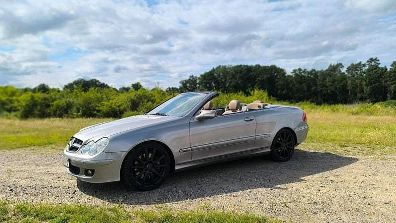 Grau Gebraucht 2005 Mercedes CLK280 Cabrio | 11.099 € (Fairer Preis) - Bild 1/4