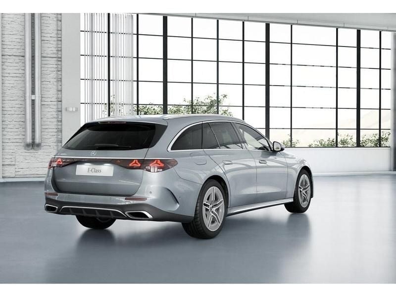 Gebraucht Mercedes E300 AMG 204 PS (150 kW) 2024 Silber hightech silver metall Kombi