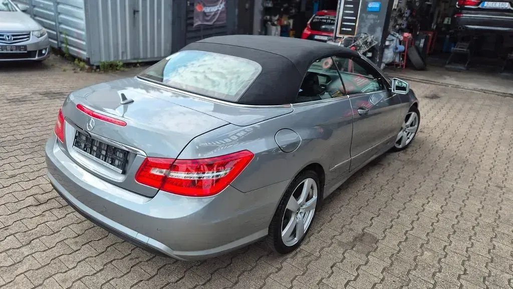 Gebraucht Mercedes E200 184 PS (135 kW) 2012 Silber Cabrio