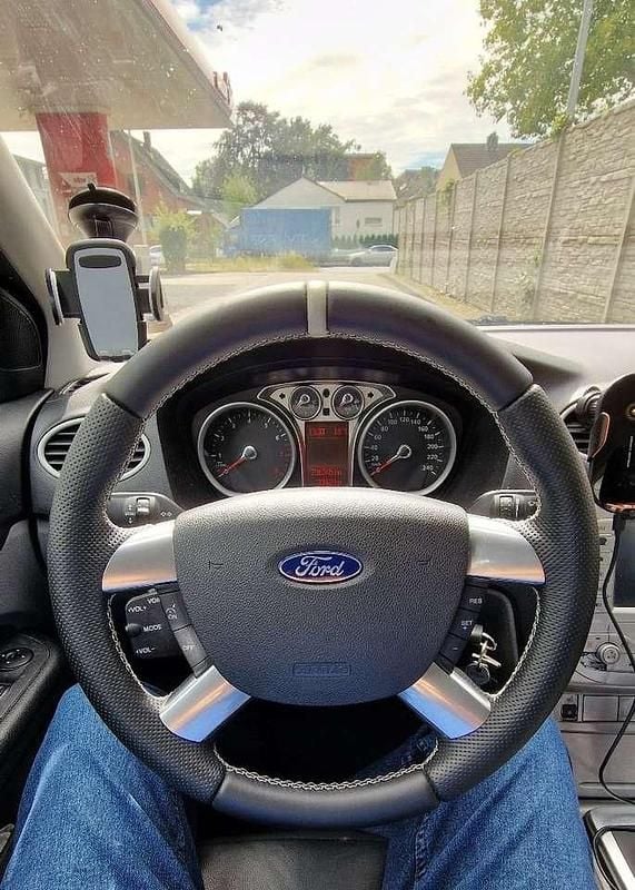 Gebraucht Ford Focus Style 101 PS (74 kW) 2008 Silber Kombi