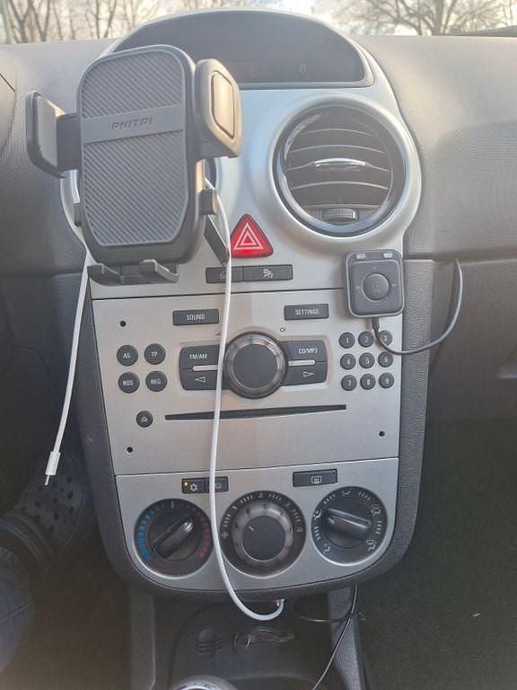 Gebraucht Opel Corsa Edition 80 PS (58 kW) 2009 Silber Limousine