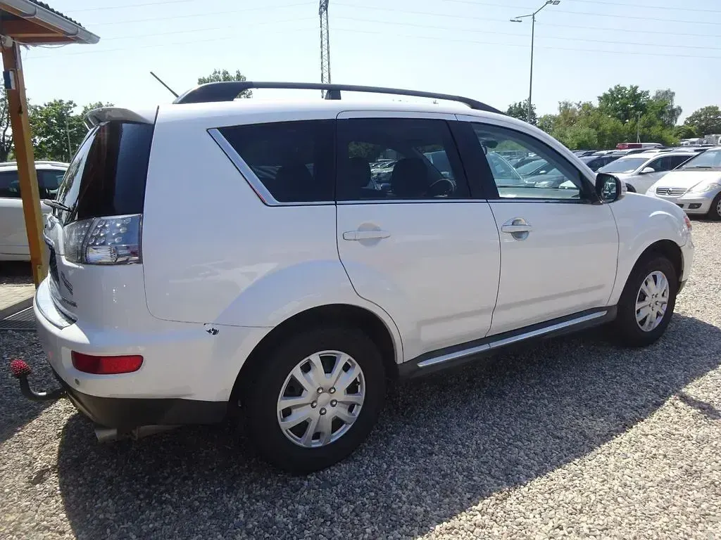 Gebraucht Mitsubishi Outlander 177 PS (130 kW) 2012 Weiß SUV