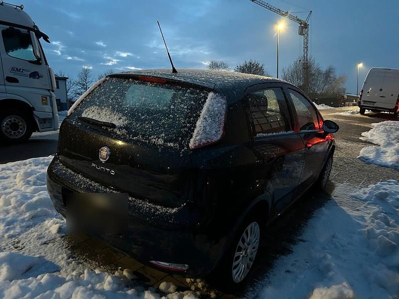 Gebraucht Fiat Punto 77 PS (56 kW) 2013 Schwarz Kleinwagen