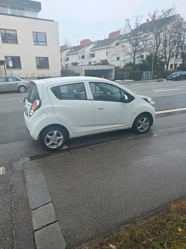 Gebraucht Chevrolet Spark LS 68 PS (50 kW) 2012 Weiß Kleinwagen
