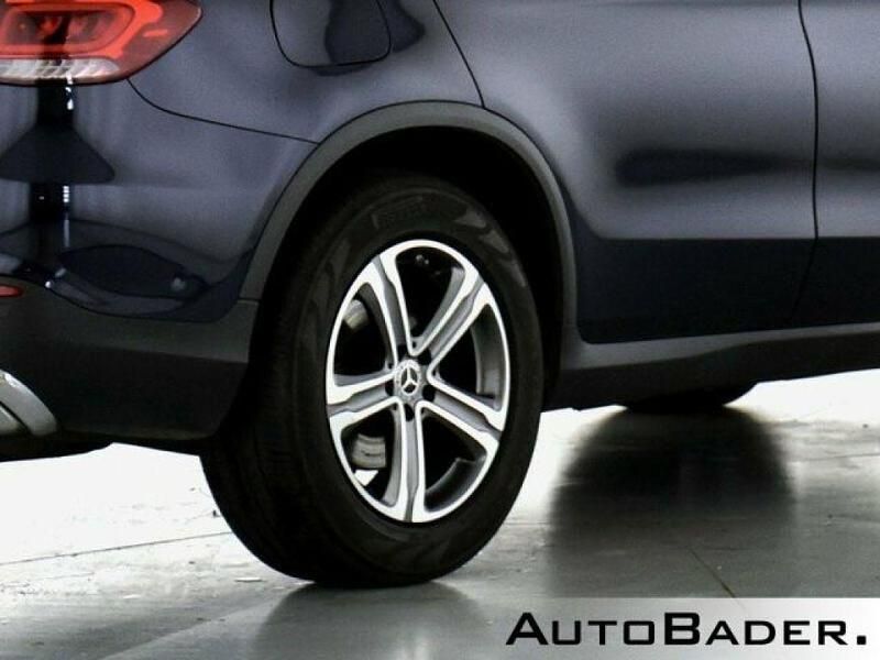 Gebraucht Mercedes GLC220 Exclusive 194 PS (142 kW) 2022 890 cavansitblau (metallic) SUV