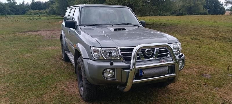 Silber Gebraucht 2003 Nissan Patrol SUV | 12.500 € (Guter Preis) - Bild 1/4