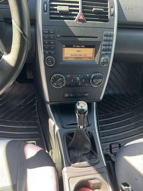 Gebraucht Mercedes A160 Avantgarde 82 PS (60 kW) 2010 Blau Limousine